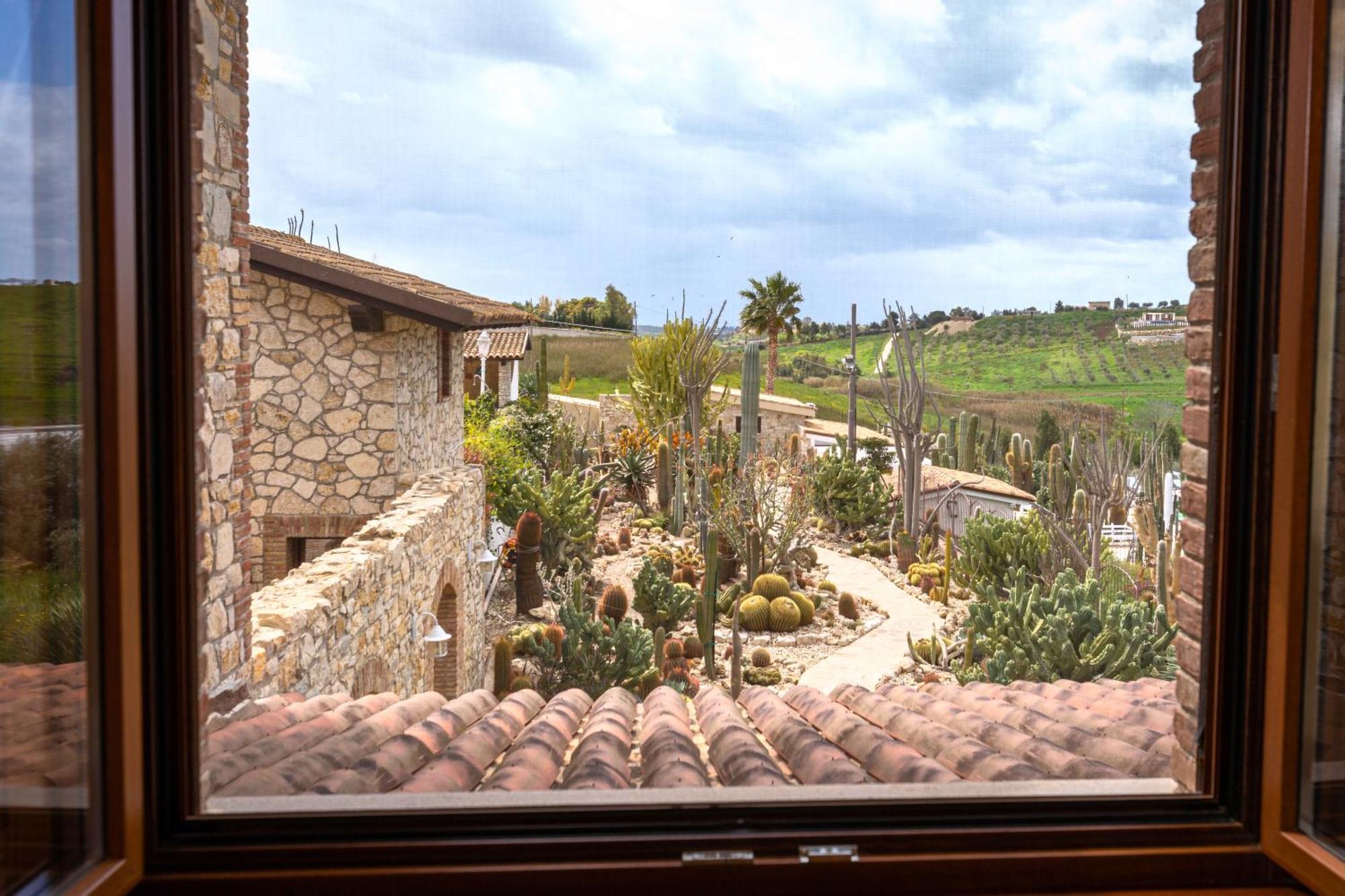 Hostal Garden Cactus Villaggio Mosè Exterior foto